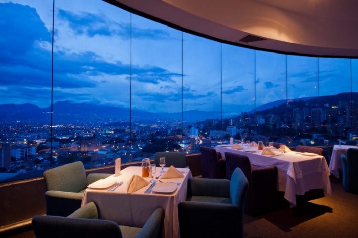 Tony Romas Restaurante Dann Carlton Medellin Hoteles Colombia 0003